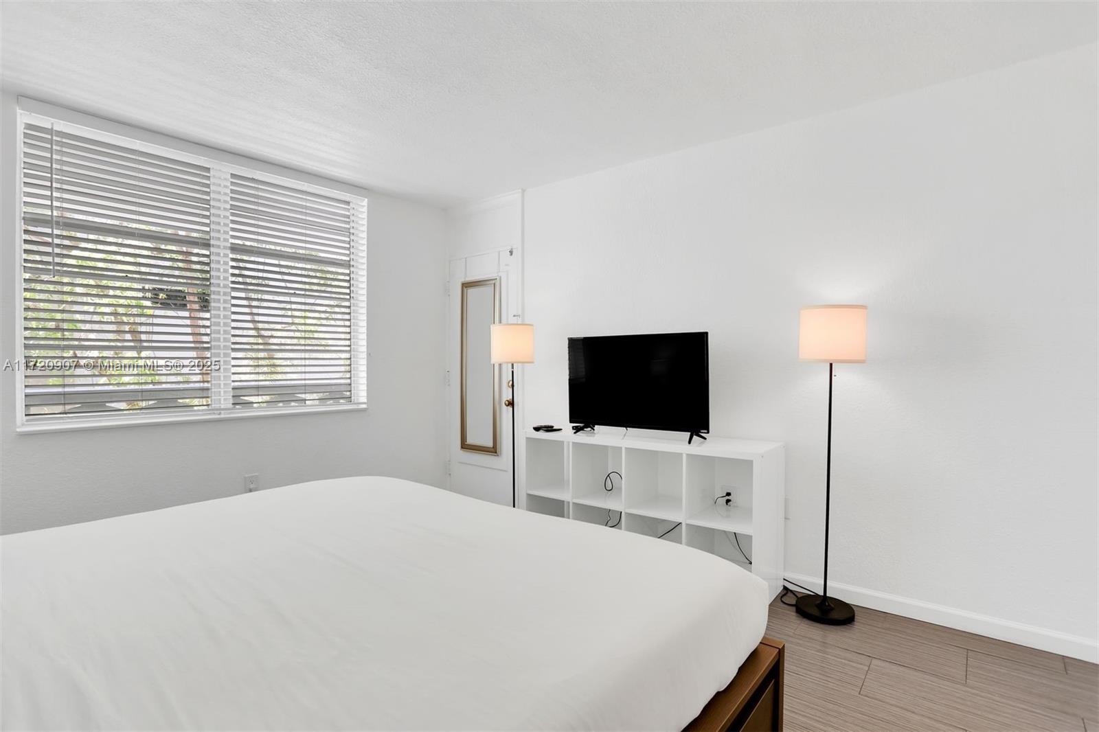 THE MERIDIAN CONDO - Residential