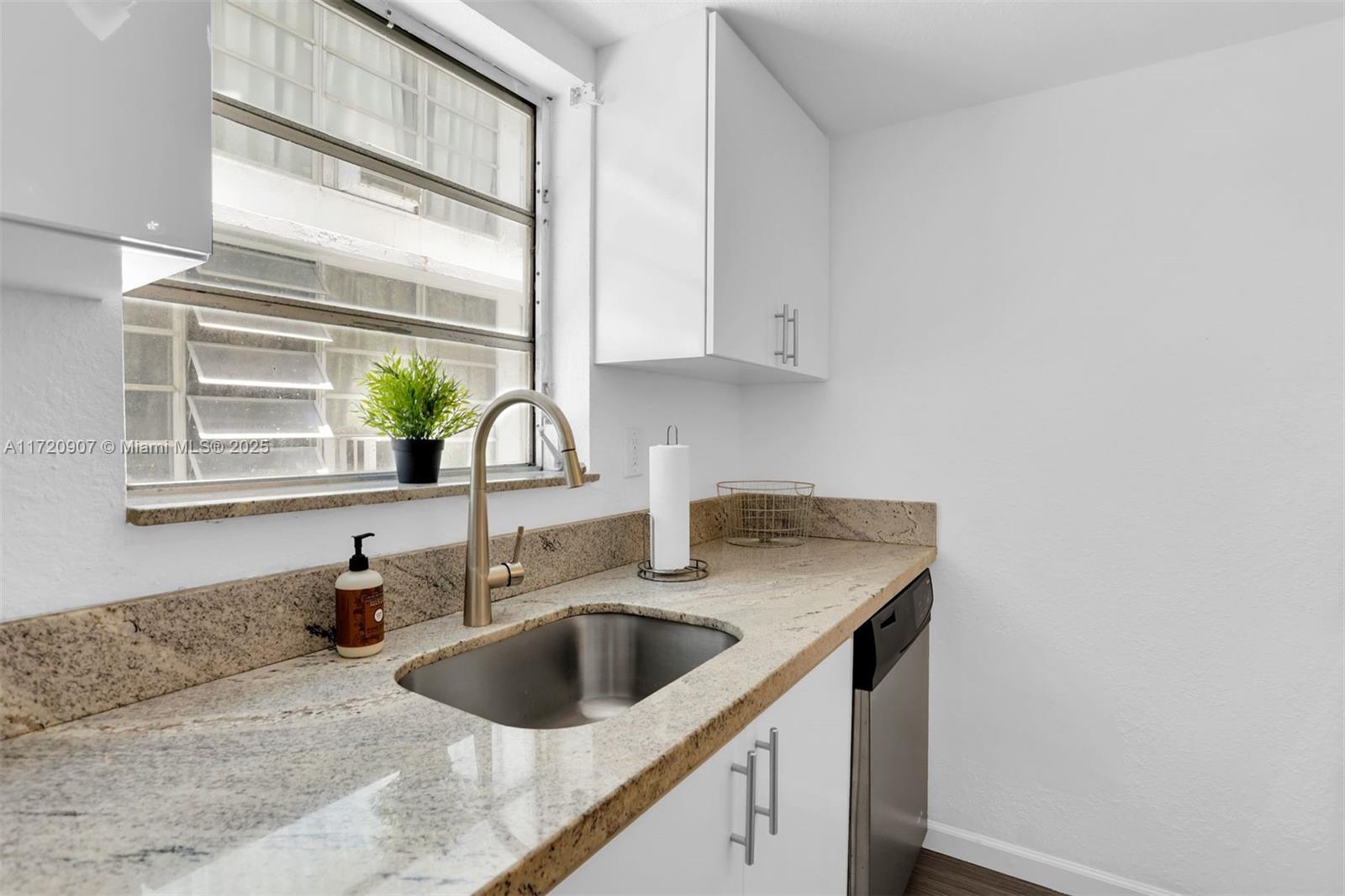 THE MERIDIAN CONDO - Residential