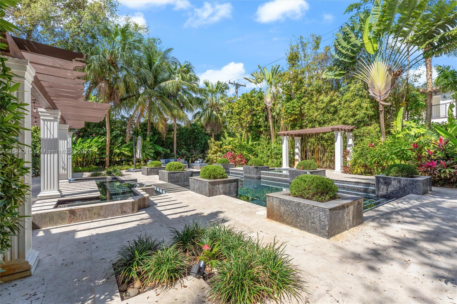 CORAL GABLES COUNTRY CLUB - Residential