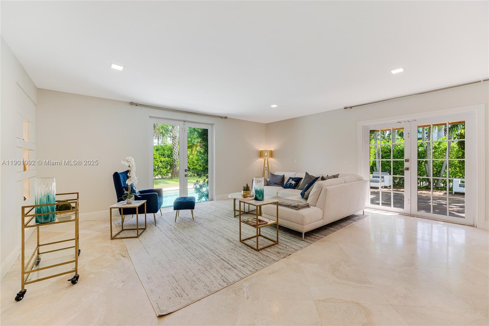 HIBISCUS ISLAND - Residential Lease