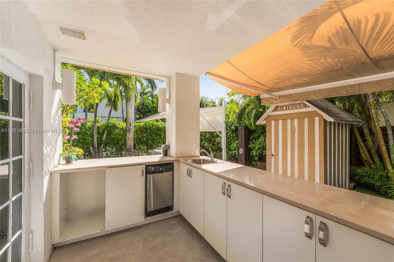 HIBISCUS ISLAND - Residential Lease