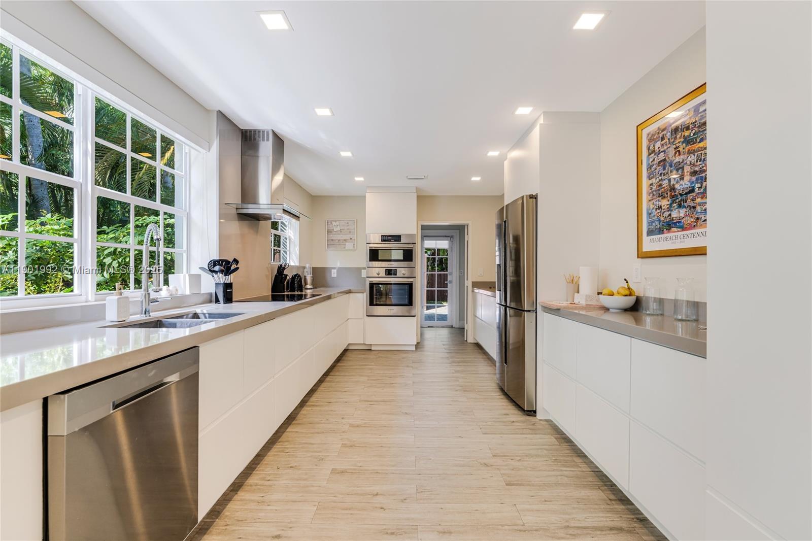 HIBISCUS ISLAND - Residential Lease