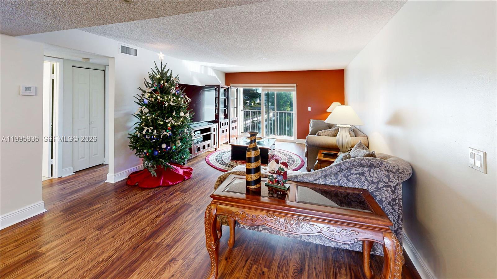 COVE CONDO PHASE I - Residential