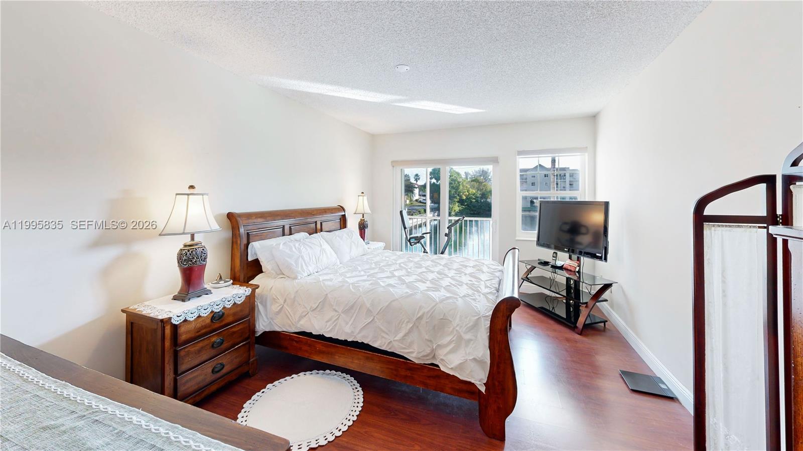 COVE CONDO PHASE I - Residential