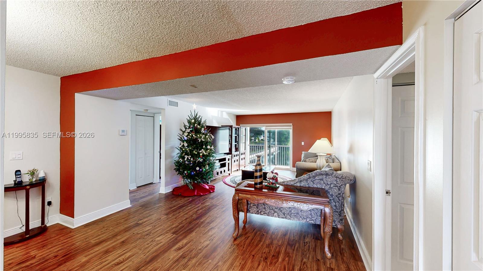 COVE CONDO PHASE I - Residential