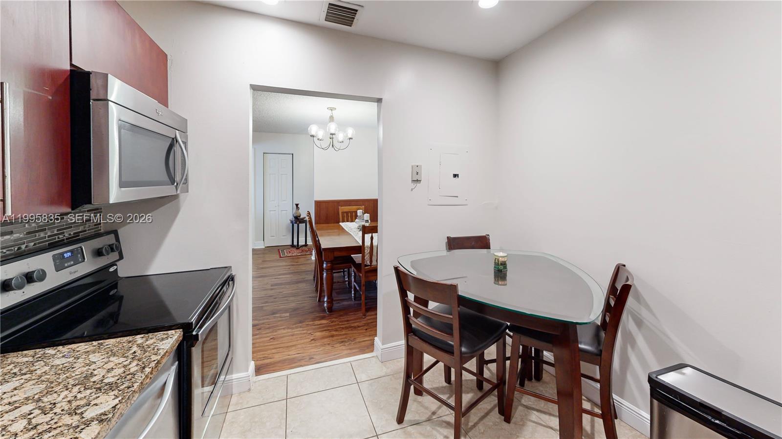 COVE CONDO PHASE I - Residential