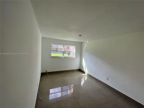 3600 NW 21st St Unit 114, Lauderdale Lakes, FL 33311 - MLS#: A11692603