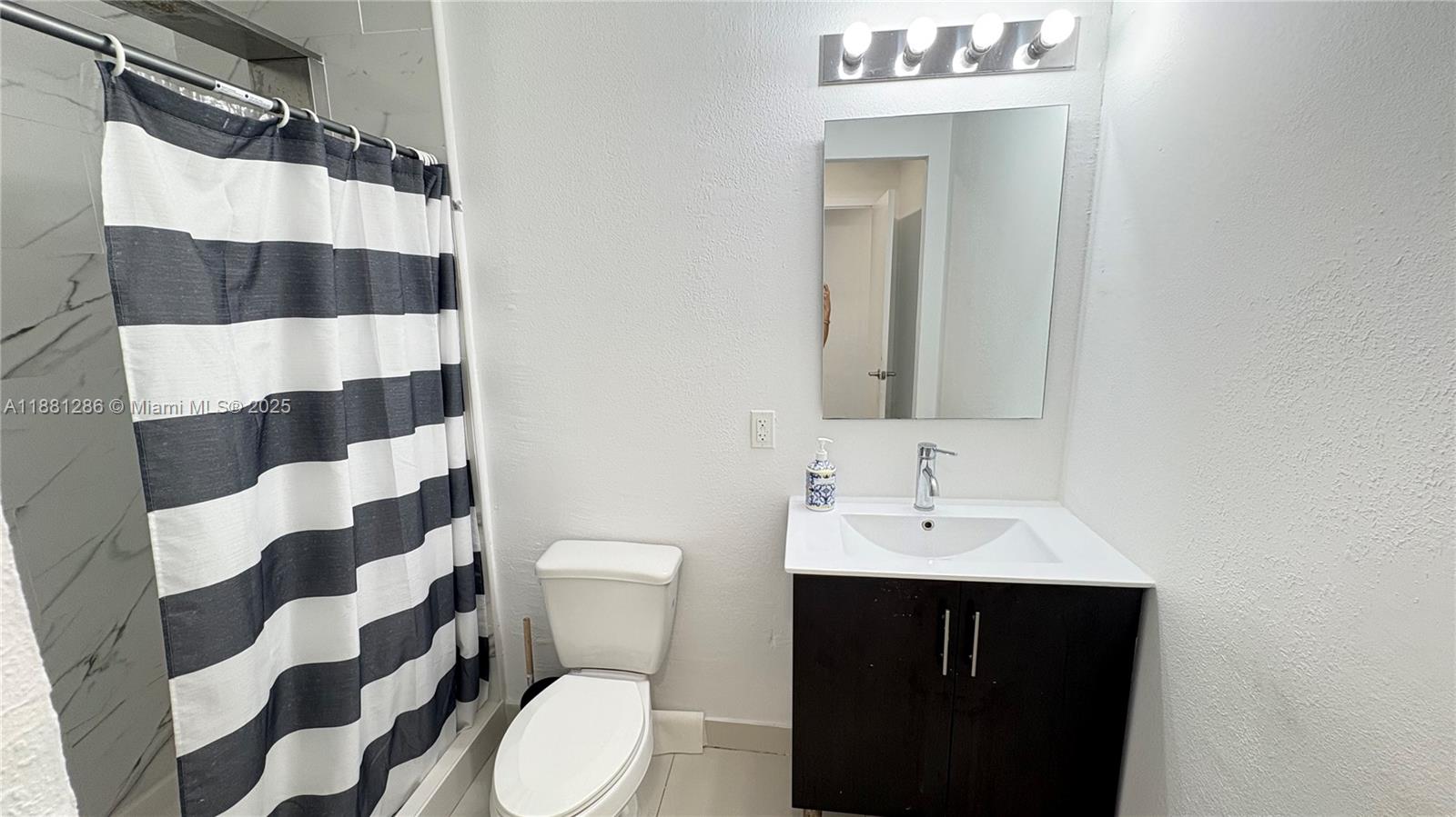 PARADISE GARDENS - Residential Lease