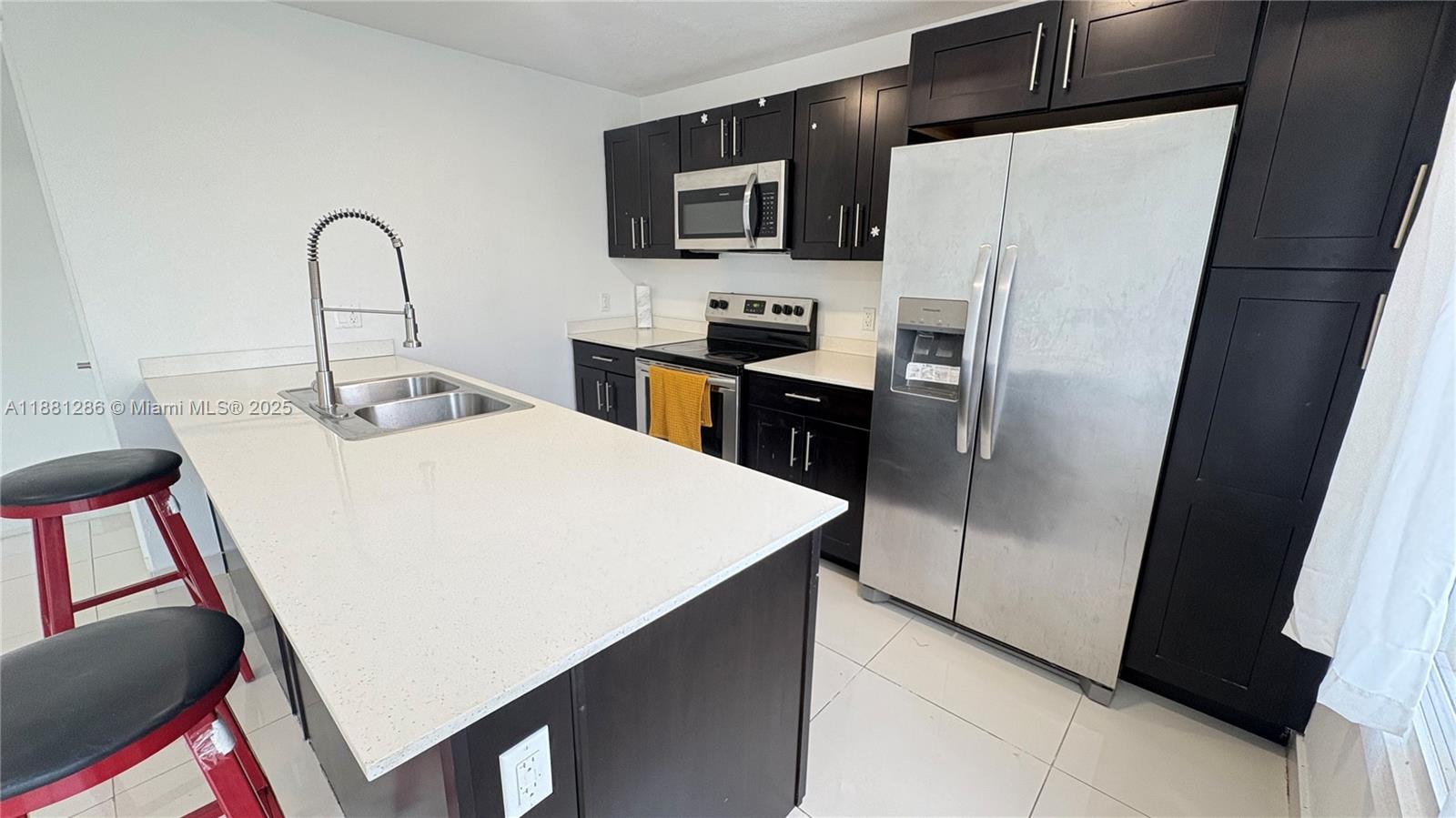 PARADISE GARDENS - Residential Lease
