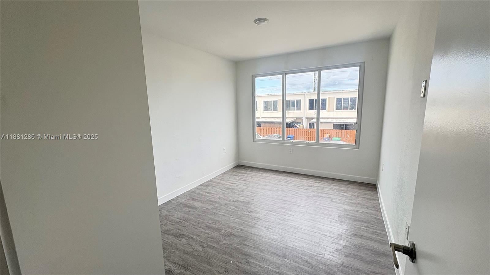 PARADISE GARDENS - Residential Lease