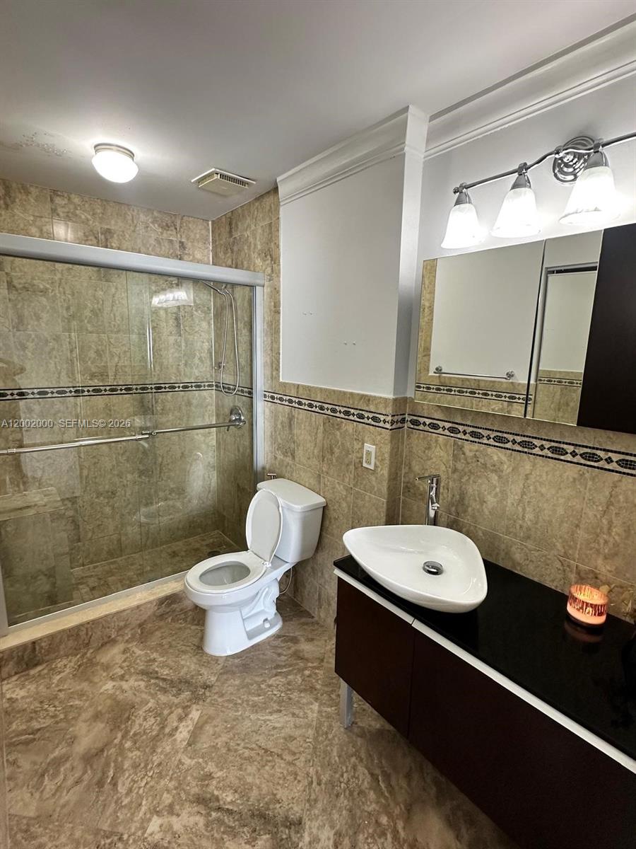 VILLA VENEZIA CONDO PH VI - Residential Lease