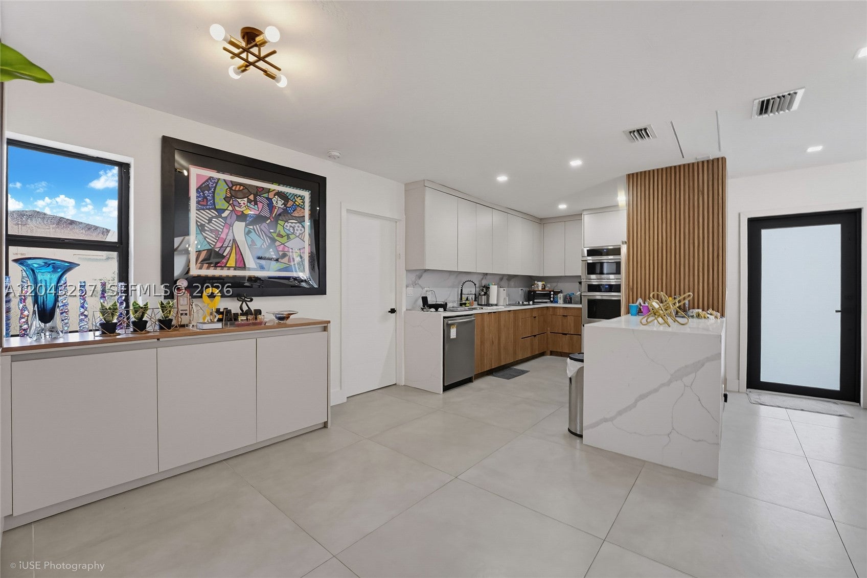 2450 NE 209th Ter
