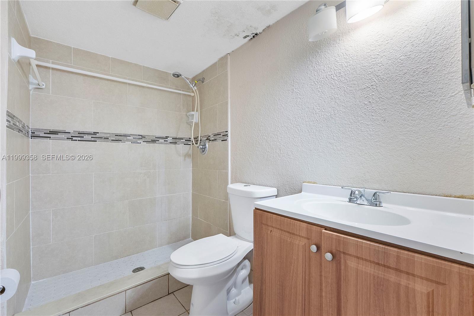 CYPRESS CHASE CONDO NO 4 - Residential