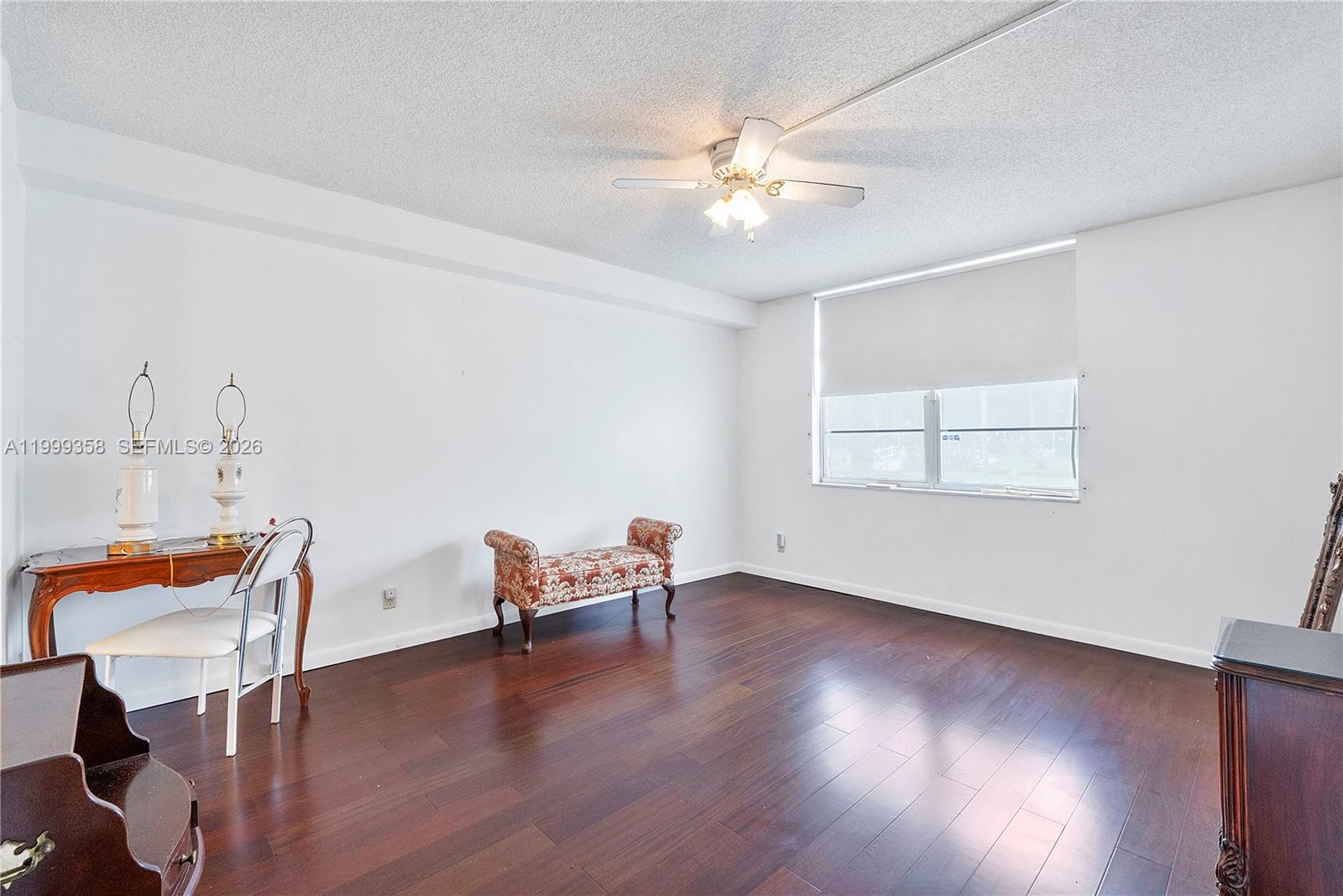 CYPRESS CHASE CONDO NO 4 - Residential