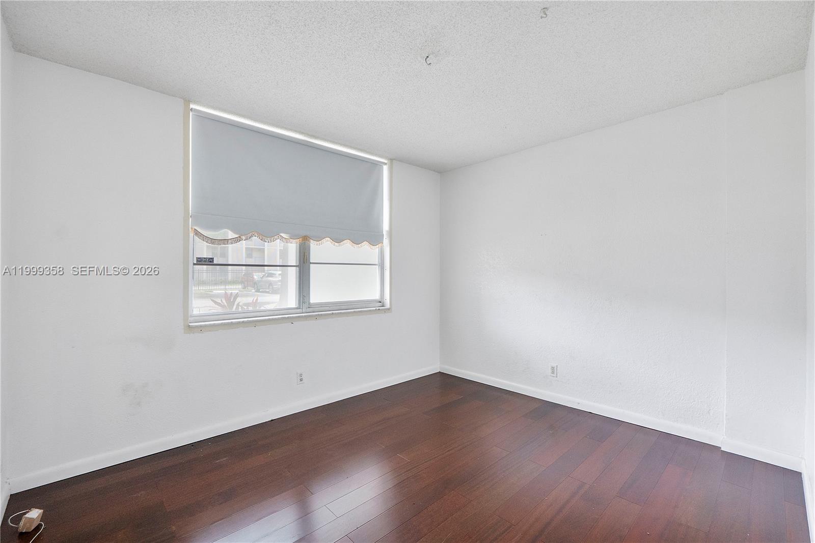 CYPRESS CHASE CONDO NO 4 - Residential