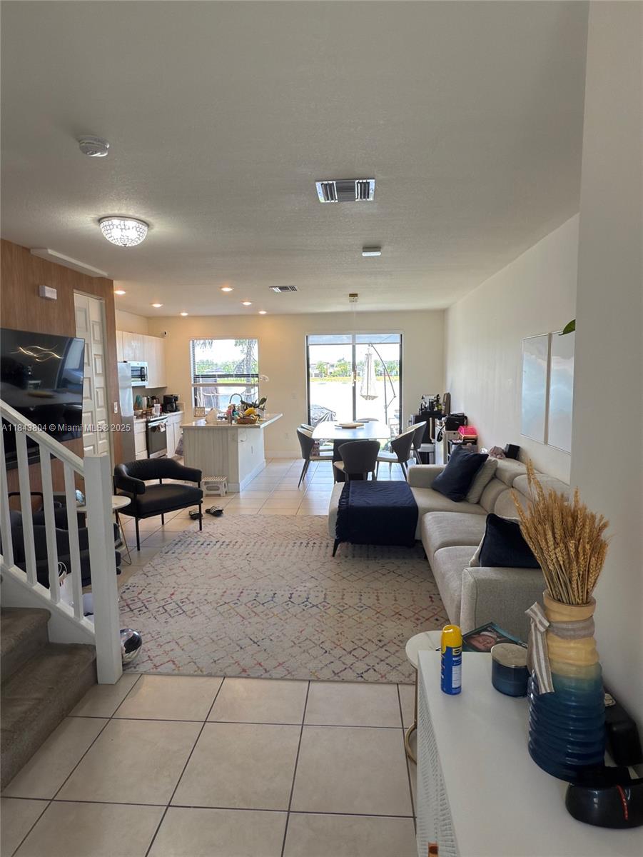 DUNNWOODY LAKE - Residential Lease