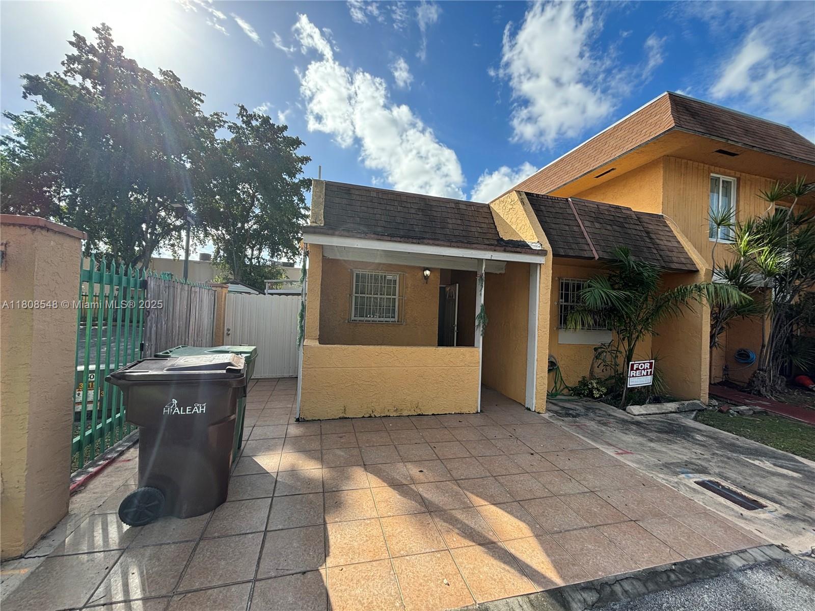 2350 W 53rd Ter 12, Hialeah, Miami-Dade County, Florida - 3 Bedrooms  
2 Bathrooms - 