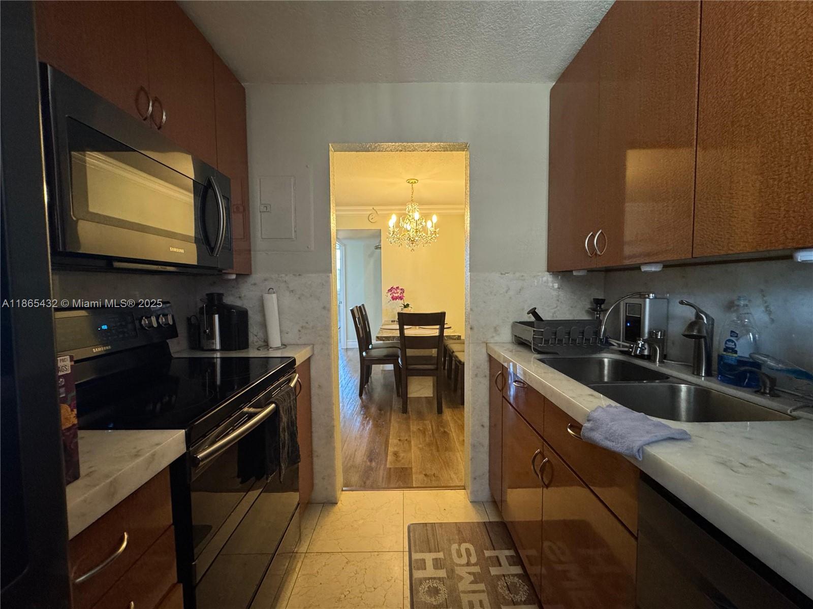 Renting this unique and tasteful renovated One bedroom condo located in The heart of Hollywood, right steps from the Circle, walking distance to Night Clubs, restaurants and more. Unit featuring pvc laminated flooring, Marble counter top in kitchen and bathrooms. A cute place to call Home. Call me now to request a private tour of this unique opportunity.