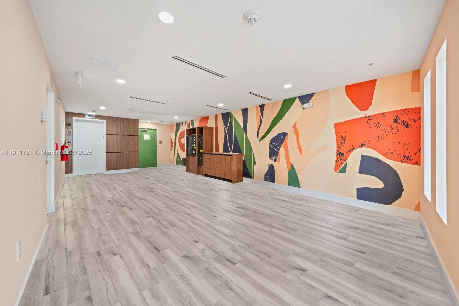 LAWRENCE ESTATE LAND CO - Residential