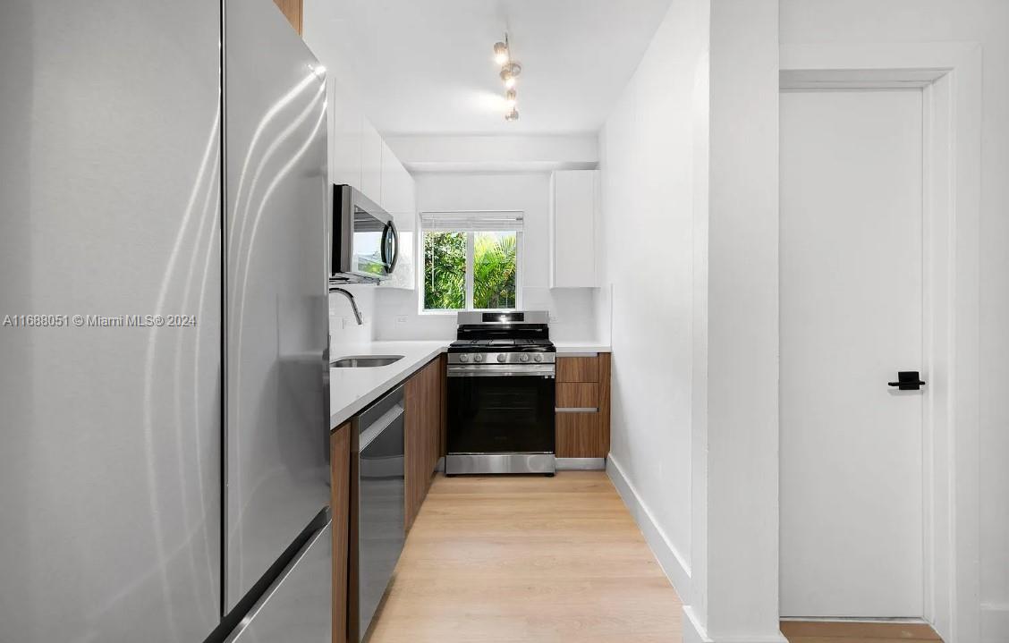 LENOX MANOR - Residential Lease