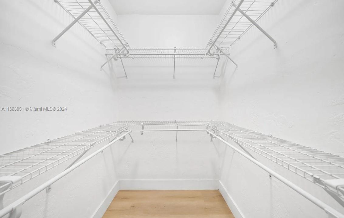 LENOX MANOR - Residential Lease