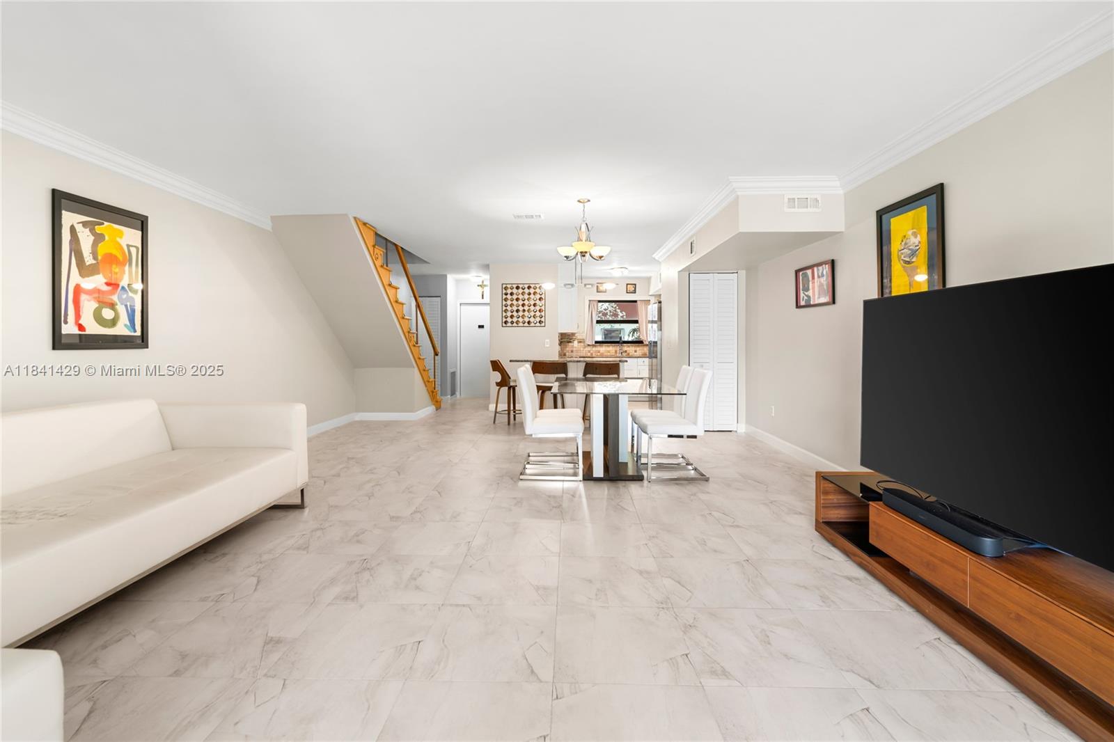 SANDPIPER POINT - Residential