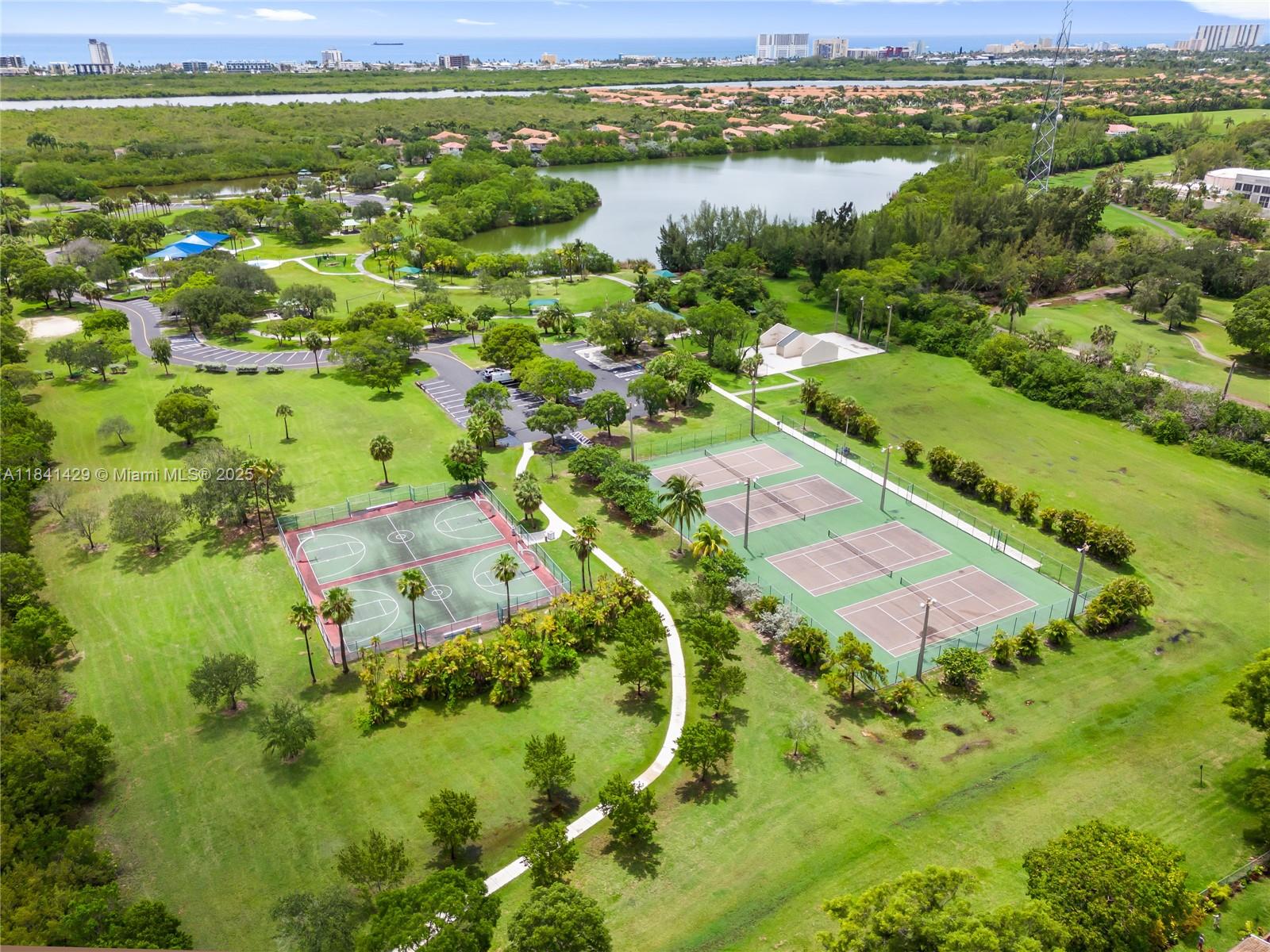 SANDPIPER POINT - Residential