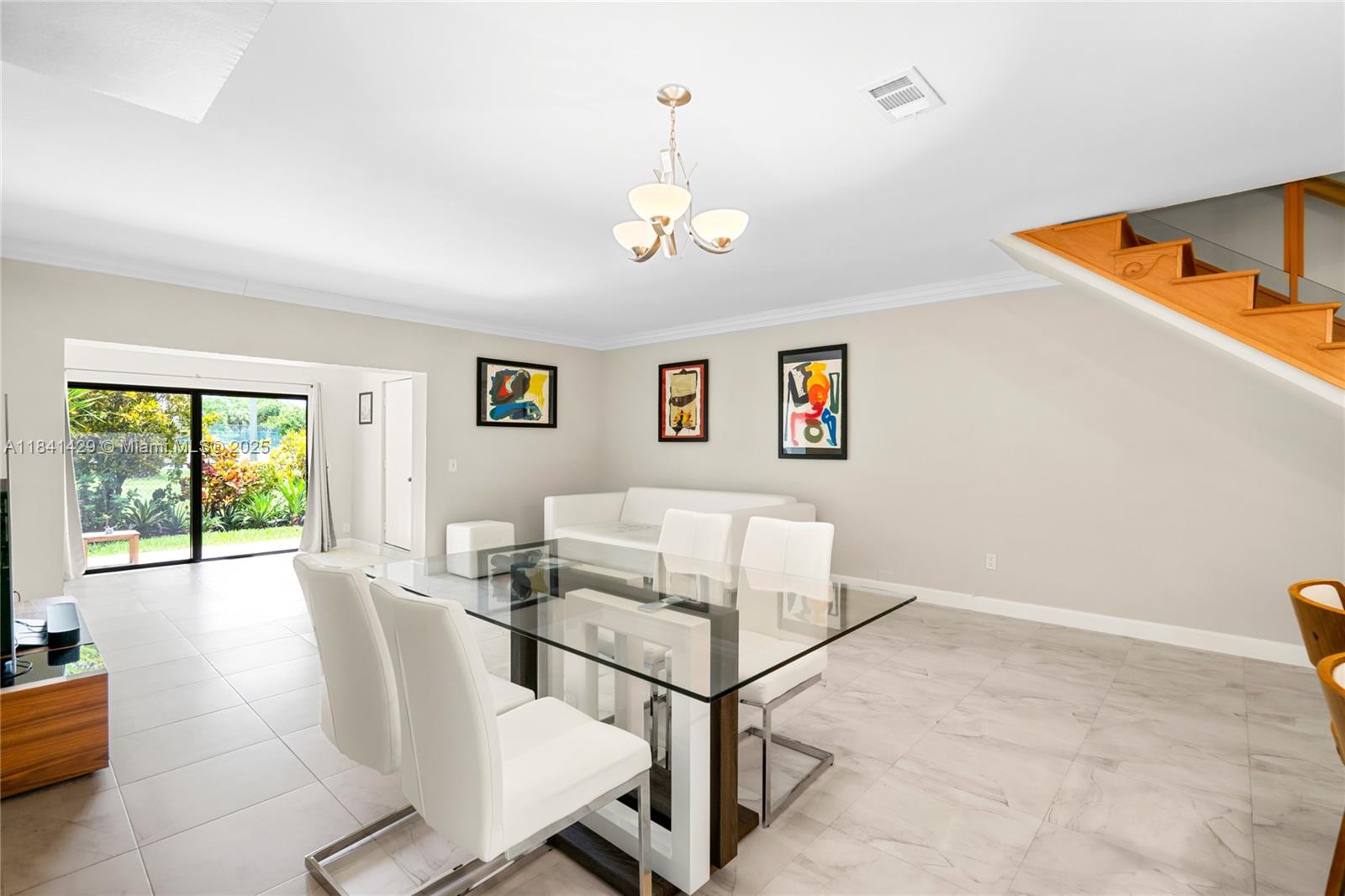 SANDPIPER POINT - Residential