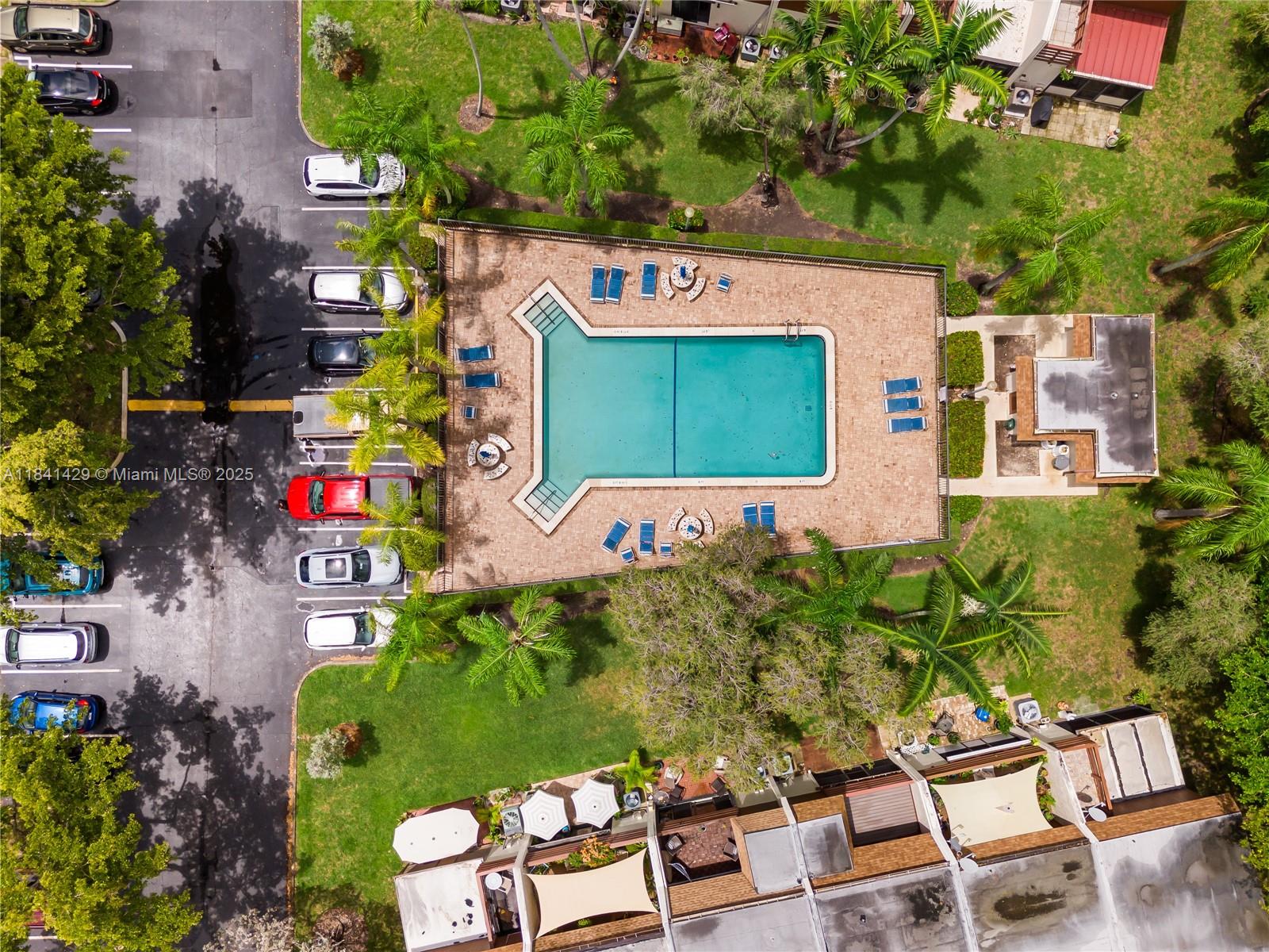 SANDPIPER POINT - Residential