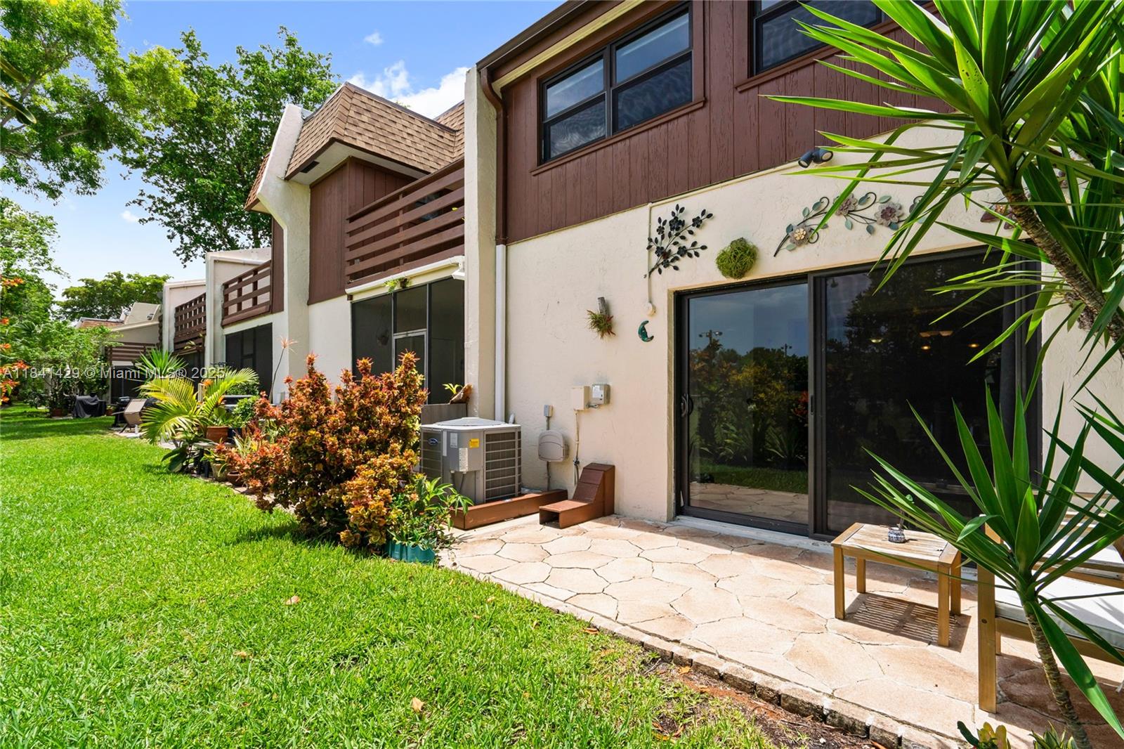 SANDPIPER POINT - Residential