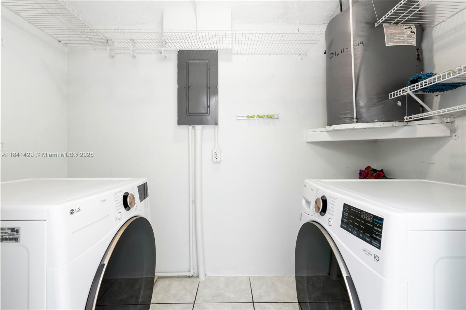 SANDPIPER POINT - Residential