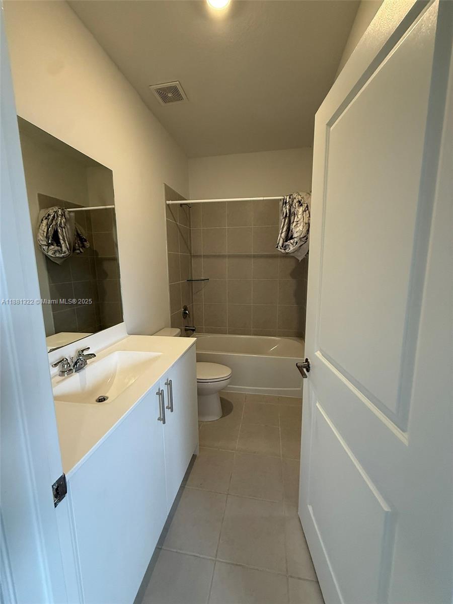 Lagos at Altamira - Residential Lease