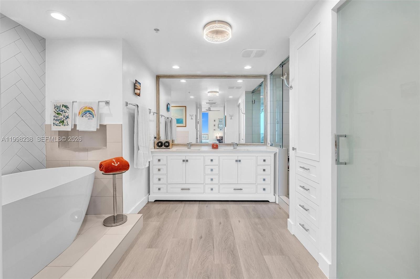 MOSAIC ON MIAMI BEACH CON - Residential