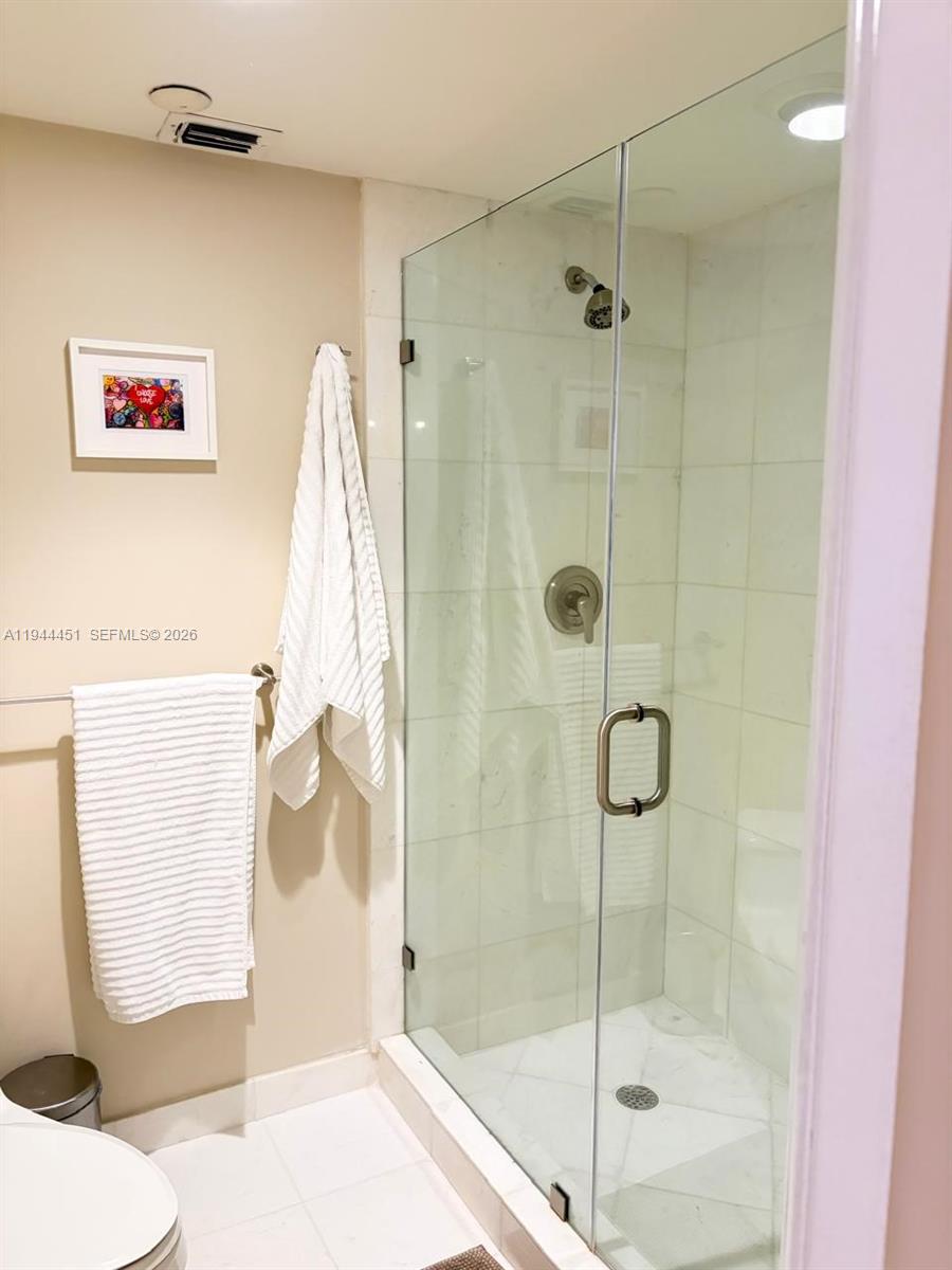 MYSTIC POINTE CONDO NO TH - Residential Lease