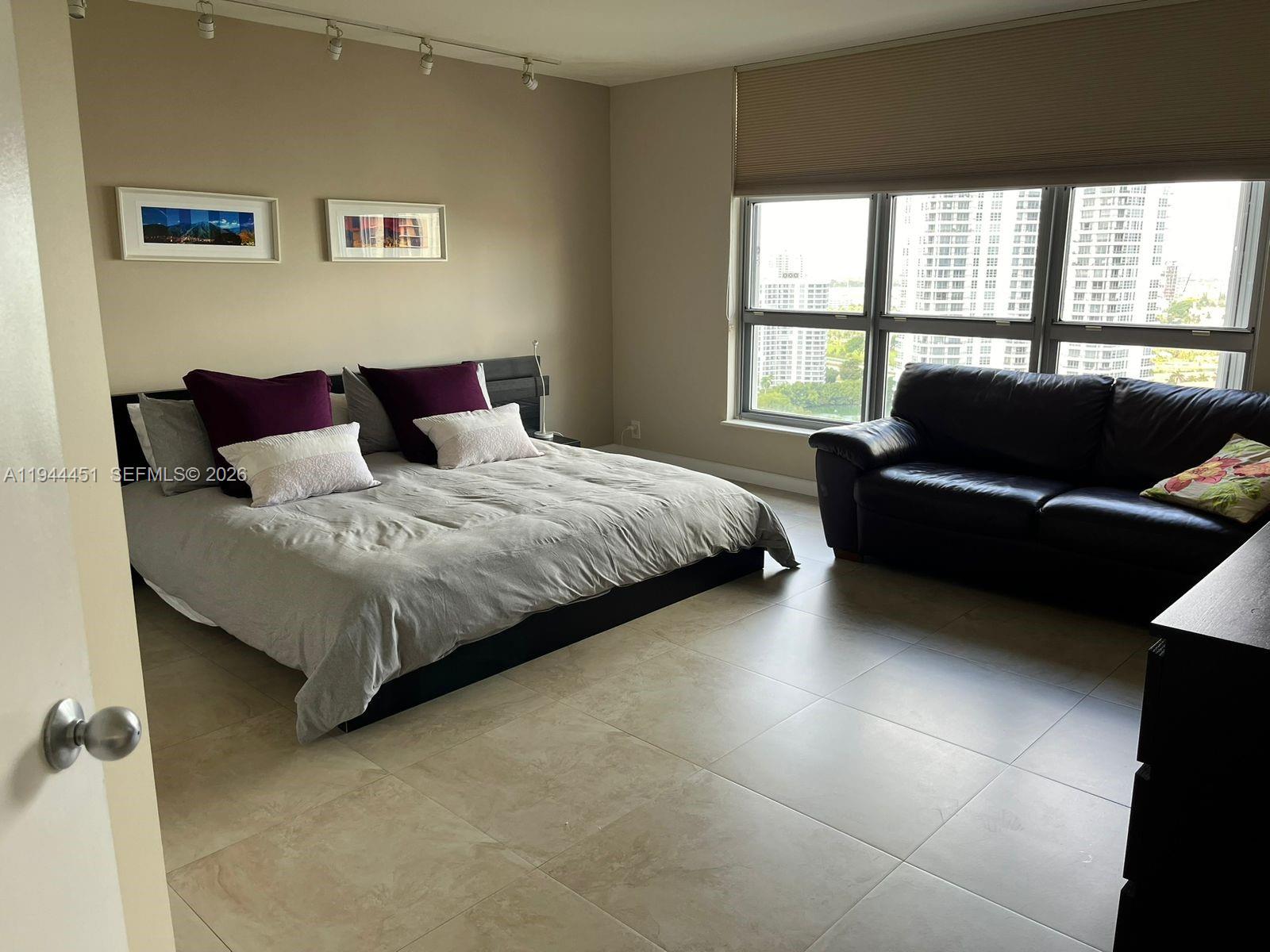 MYSTIC POINTE CONDO NO TH - Residential Lease