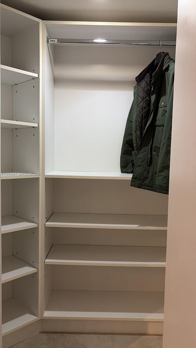 MYSTIC POINTE CONDO NO TH - Residential Lease