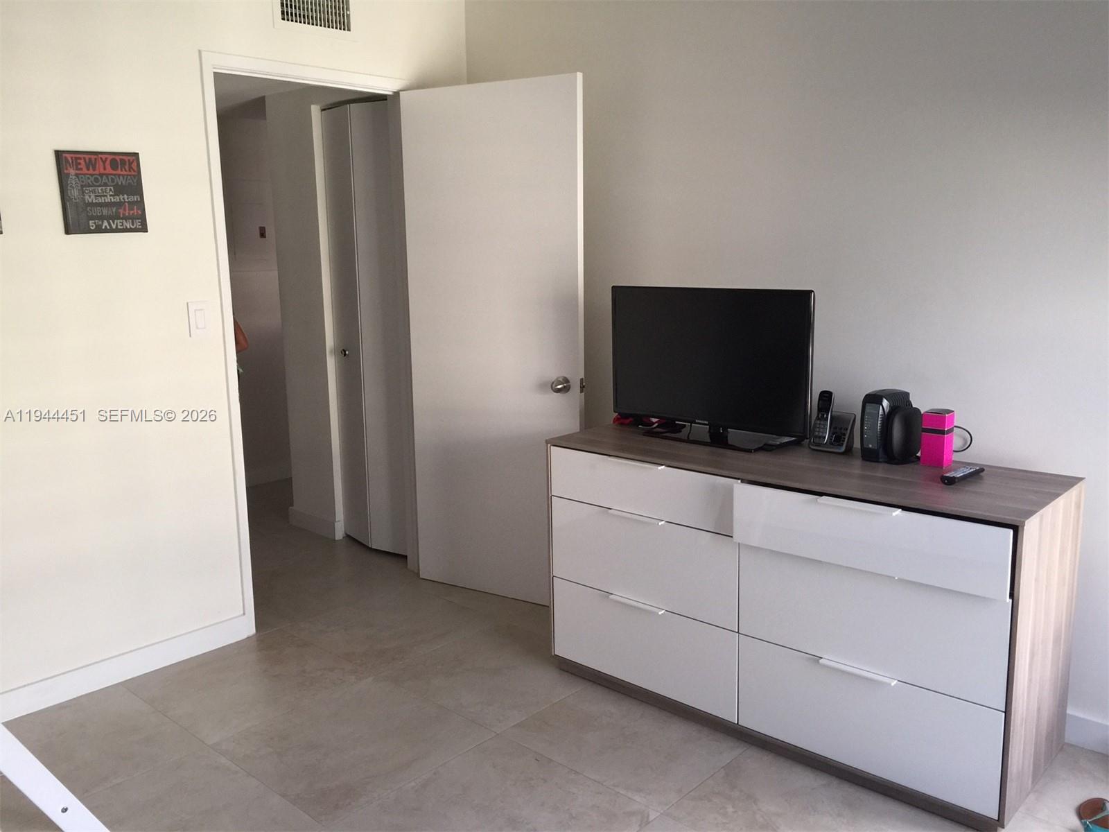 MYSTIC POINTE CONDO NO TH - Residential Lease