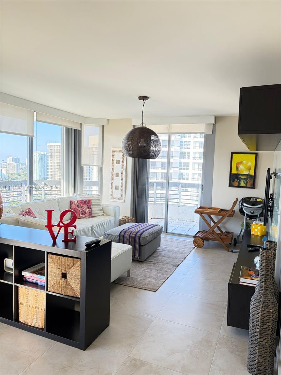 MYSTIC POINTE CONDO NO TH - Residential Lease