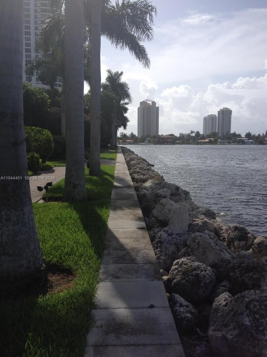 MYSTIC POINTE CONDO NO TH - Residential Lease
