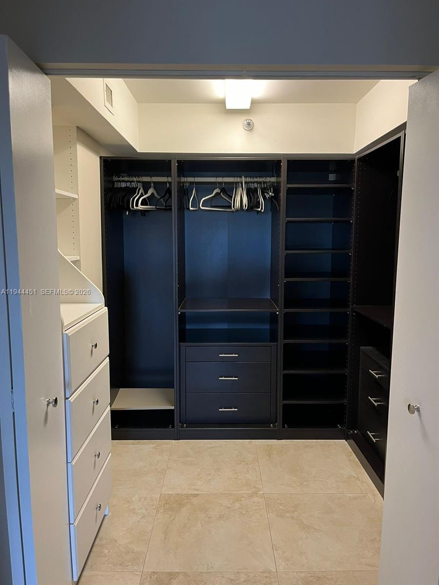 MYSTIC POINTE CONDO NO TH - Residential Lease
