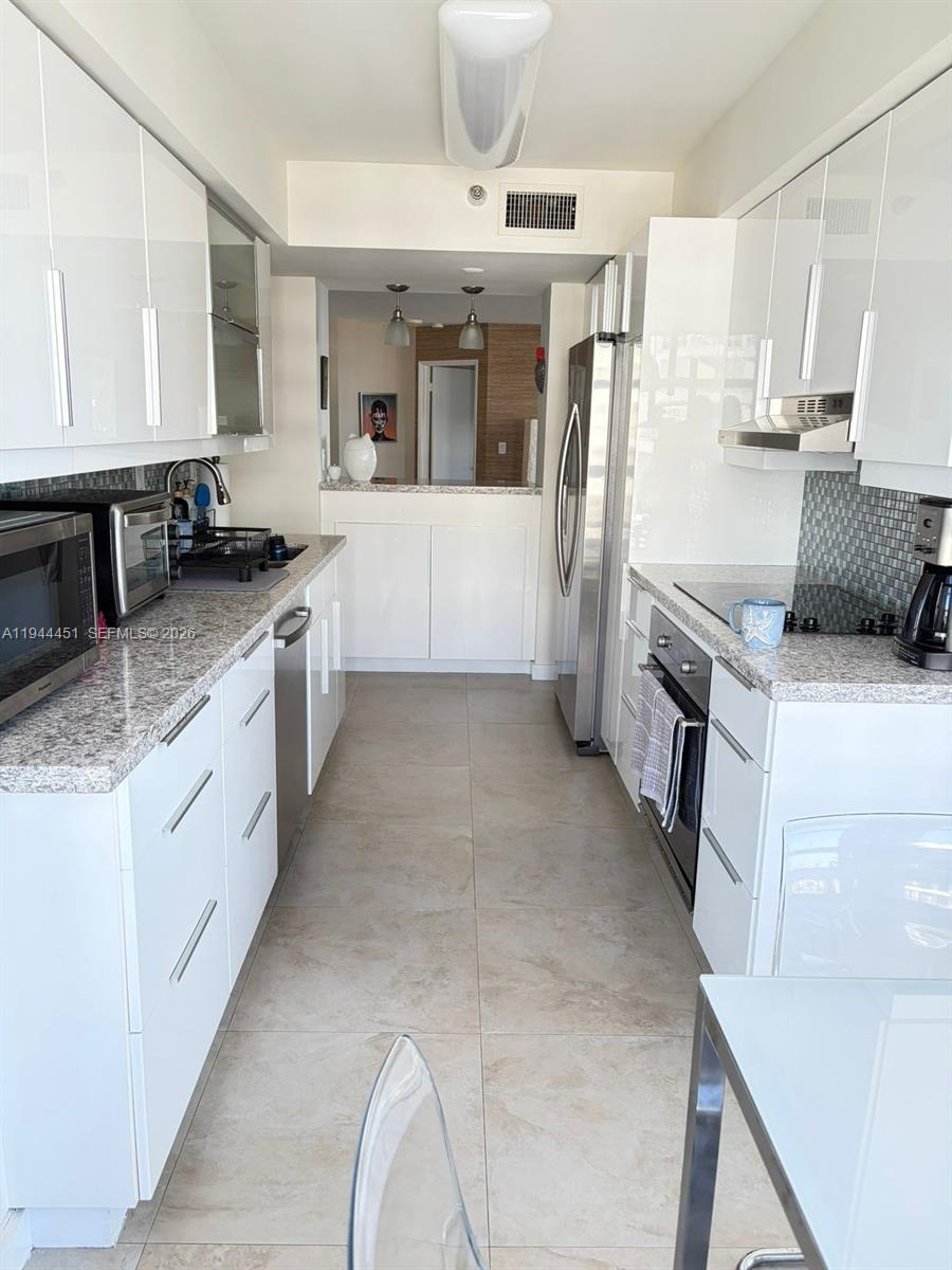 MYSTIC POINTE CONDO NO TH - Residential Lease