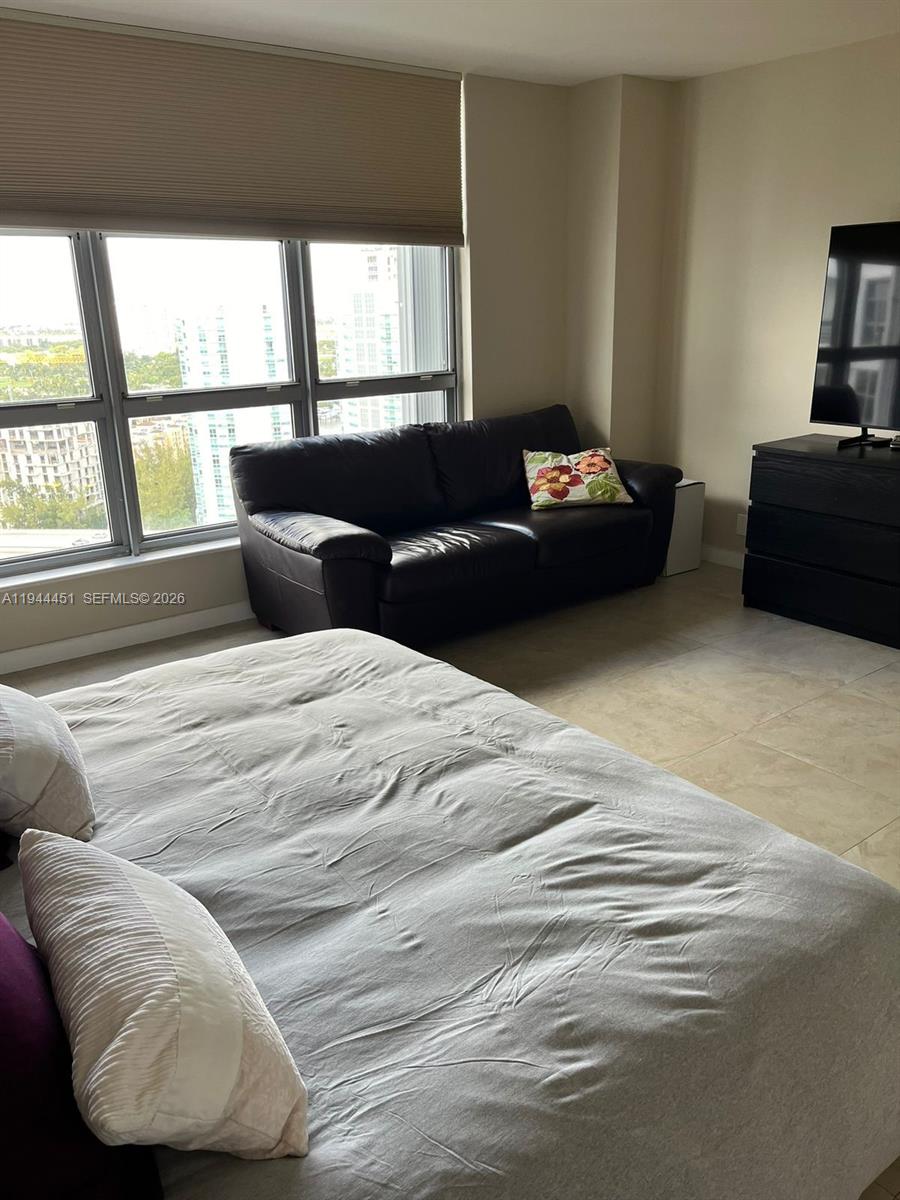 MYSTIC POINTE CONDO NO TH - Residential Lease