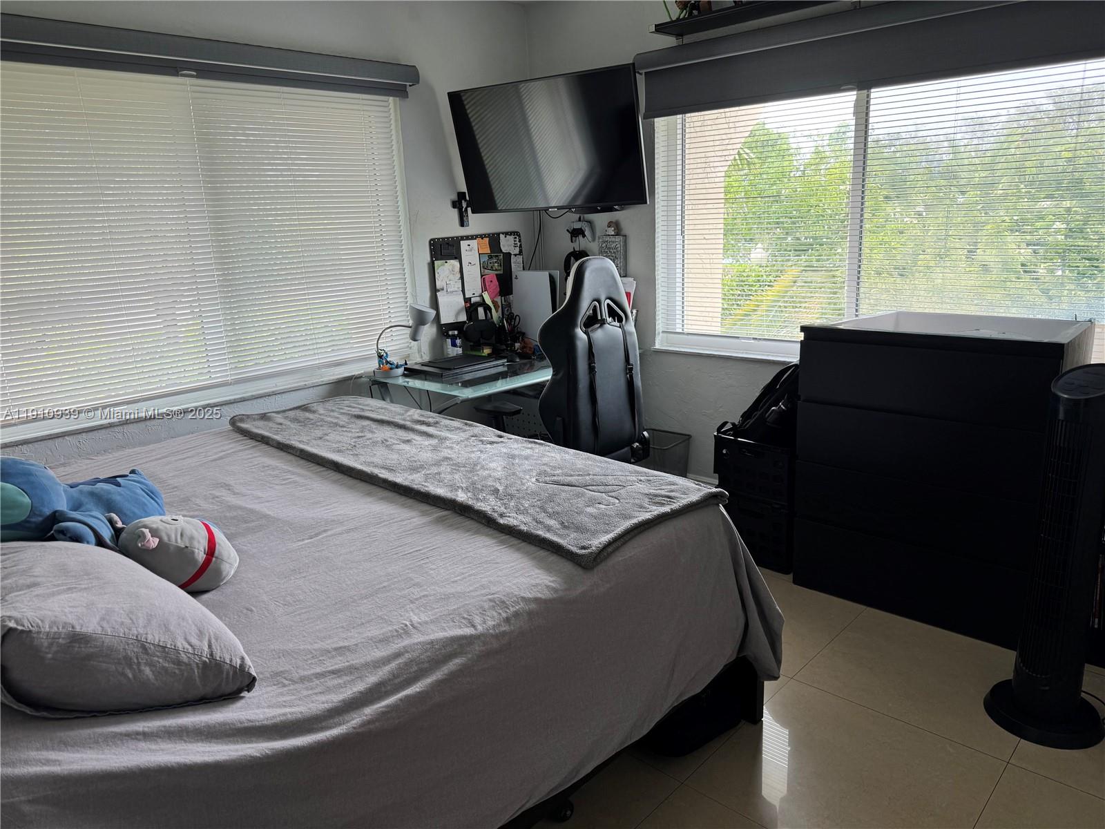 RESIDENCES @ THE FALLS CO - Residential Lease