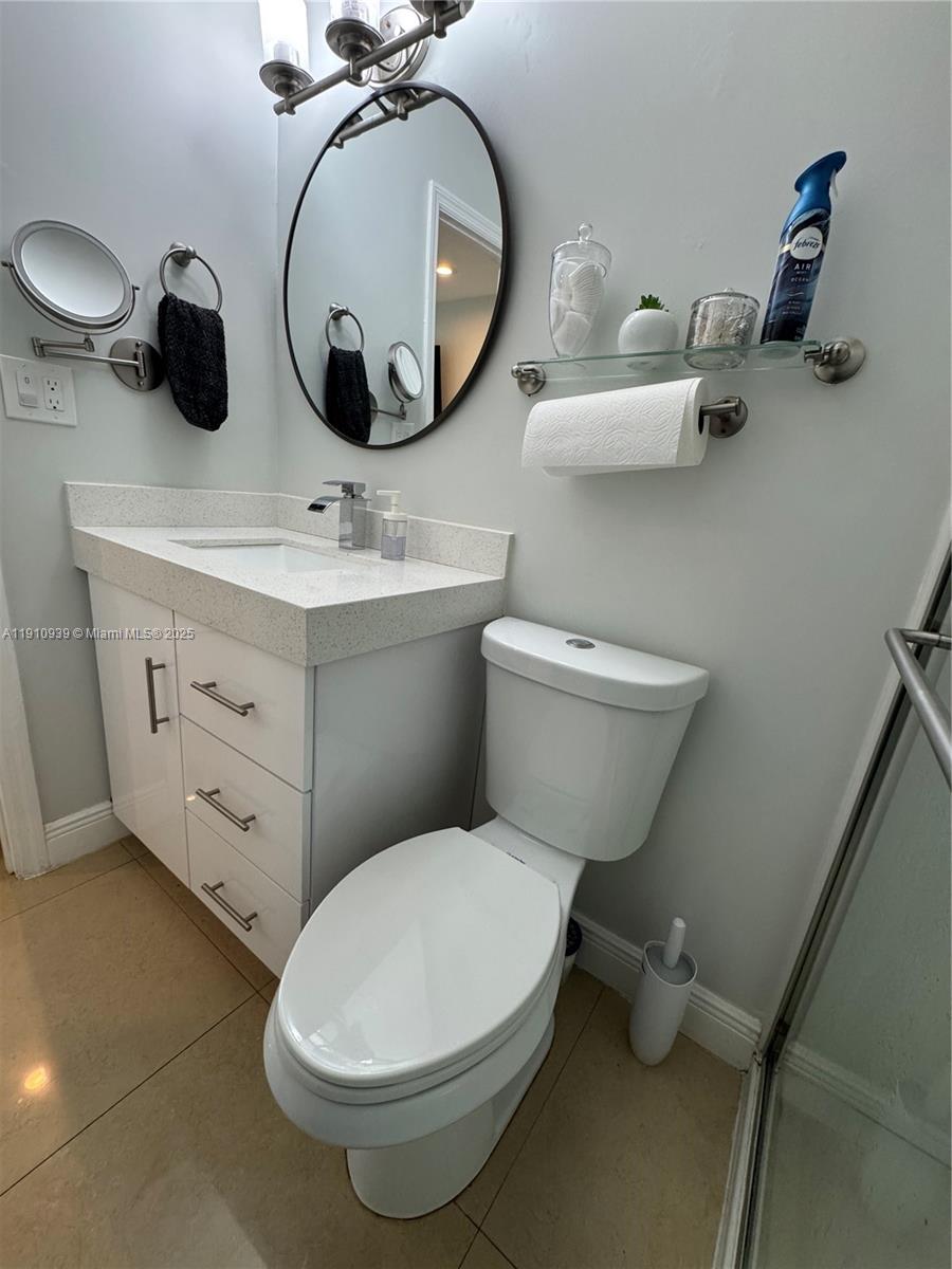 RESIDENCES @ THE FALLS CO - Residential Lease