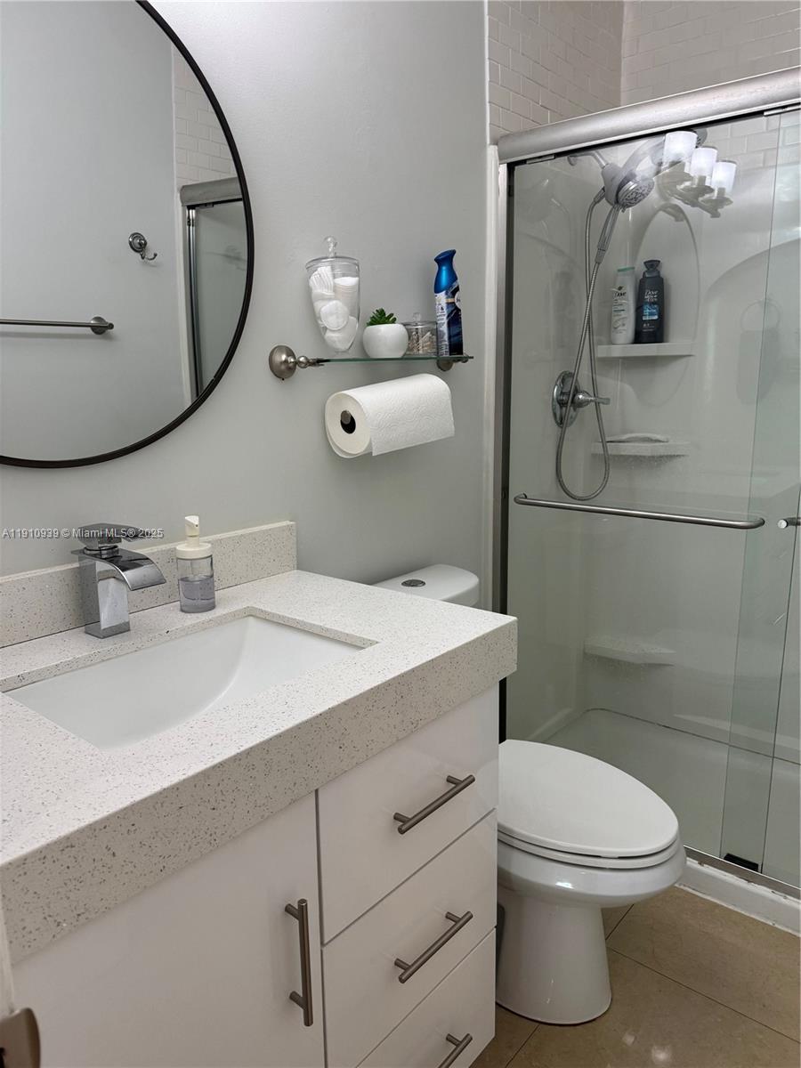 RESIDENCES @ THE FALLS CO - Residential Lease