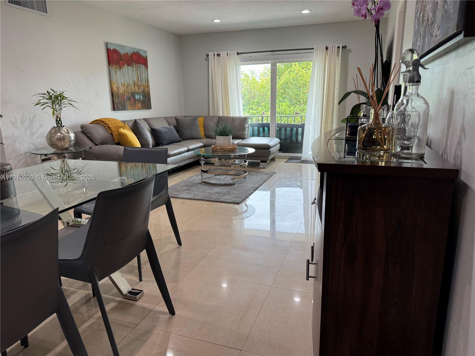 RESIDENCES @ THE FALLS CO - Residential Lease