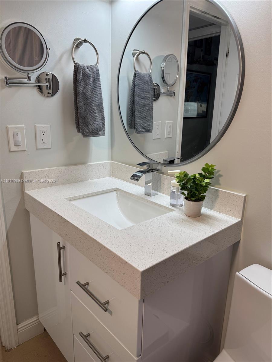 RESIDENCES @ THE FALLS CO - Residential Lease