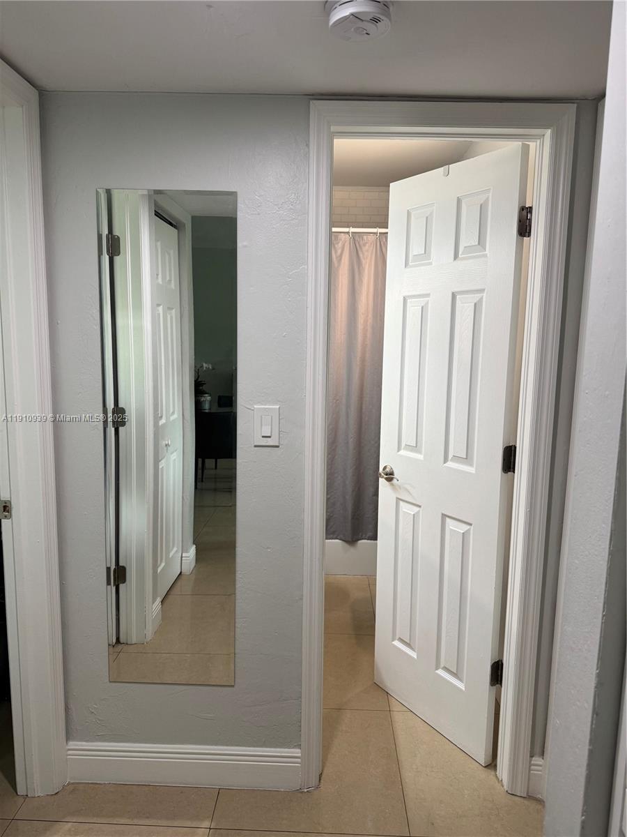 RESIDENCES @ THE FALLS CO - Residential Lease