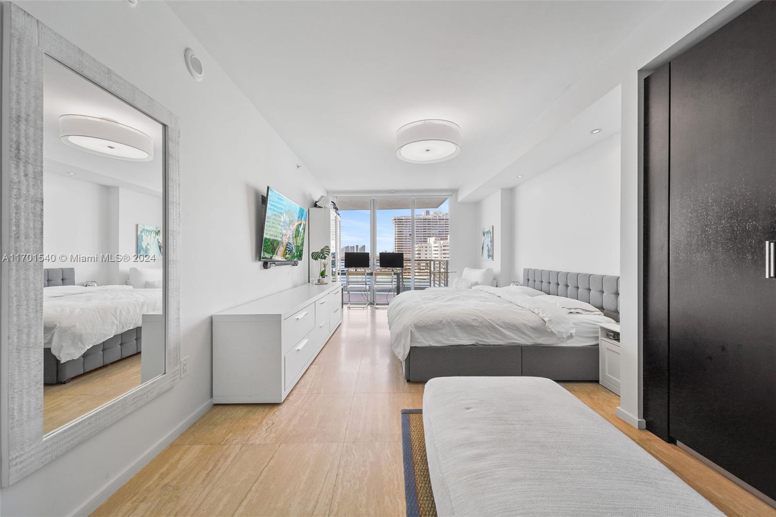 CAPRI SOUTH BEACH CONDO - Residential