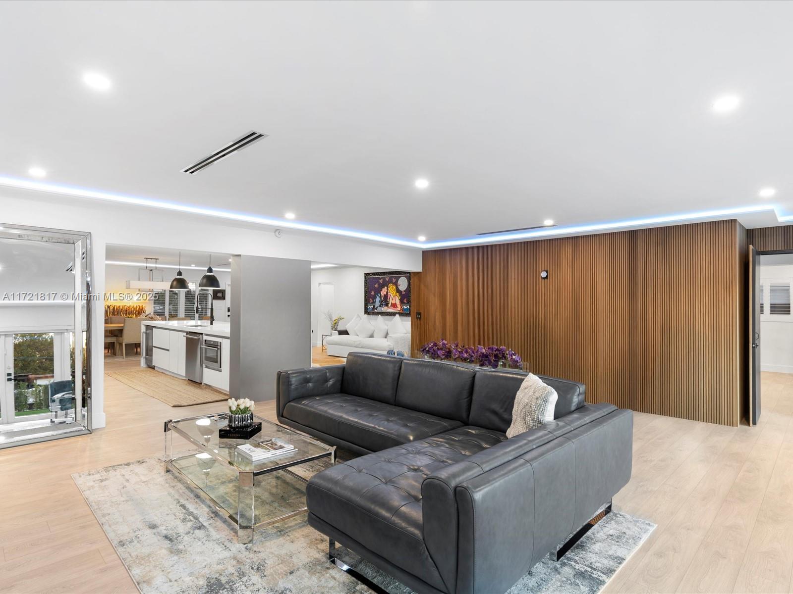 BISCAYNE POINT - Residential